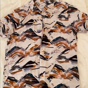 Zara short sleeve button down abstract shirt